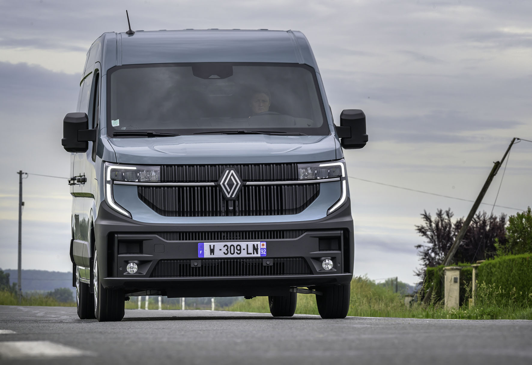 Renaults lättlastare erbjuds med batterier eller med bränsleceller