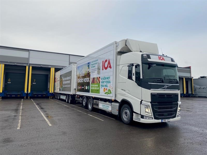 ICA-lastbil kör på biogas
