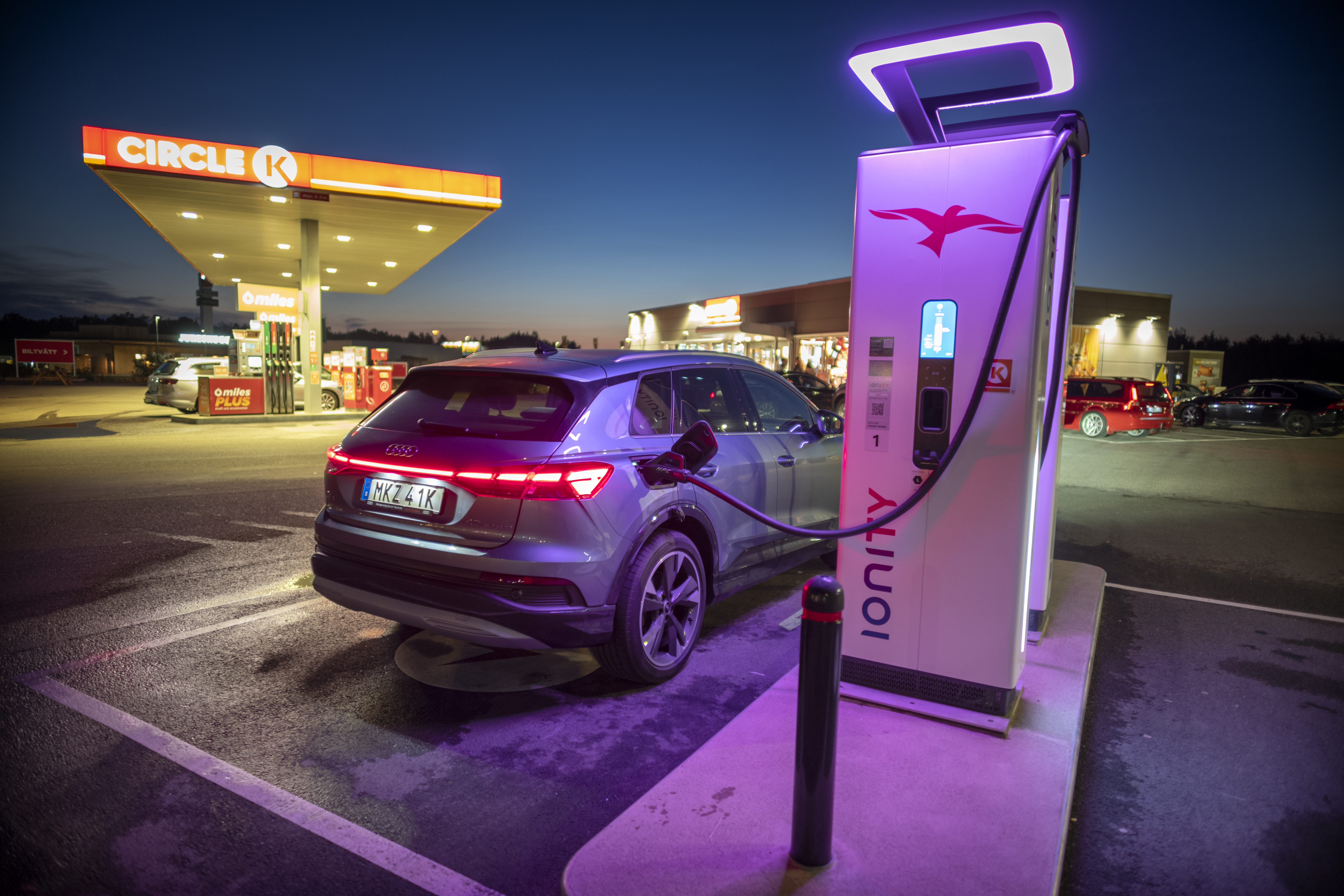 Ionity storsatsar på fler, bättre och mångsidigare laddplatser